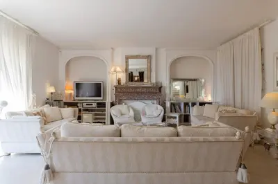 Télévision ou salle de divertissement dans l'établissement Juan Les Pins Near Cannes Beaches 18-20 Guests