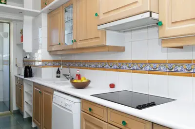 Cuisine ou kitchenette dans l'établissement On la Croisette XXL 1 bedroom with amazing sea view
