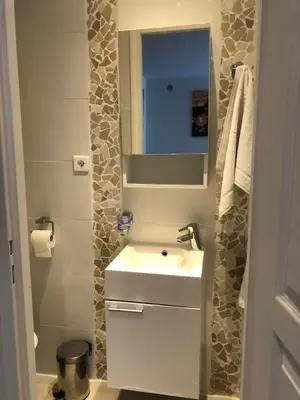 Salle de bains dans l'établissement STUDETTE Beausejour