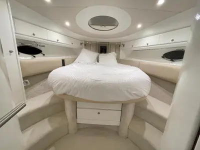 Un ou plusieurs lits dans un hébergement de l'établissement Yacht 17M Cannes Croisette Port Canto,3 Ch,clim,tv