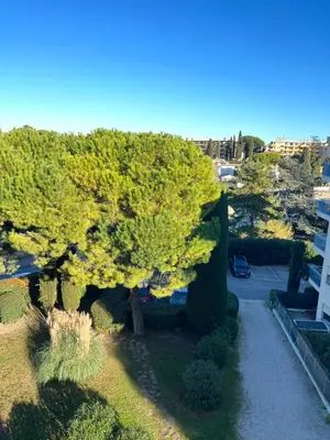 Jardin de l'établissement Superbe Studio en résidence proche de la Mer