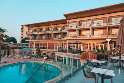 Piscine de l'établissement Thalazur Antibes - Résidence & Spa ou située à proximité