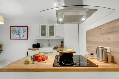 Cuisine ou kitchenette dans l'établissement Appartement Picasso - Old Town Antibes - Happy Rentals