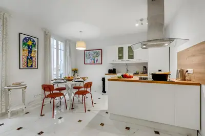 Cuisine ou kitchenette dans l'établissement Appartement Picasso - Old Town Antibes - Happy Rentals