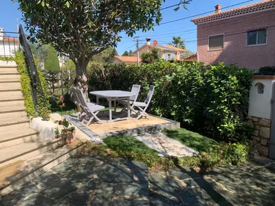 Jardin de l'établissement Cap d Antibes, Salis beach , 2 bedrooms , free parking