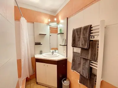 Salle de bains dans l'établissement L'orangeraie du Cap d'Antibes