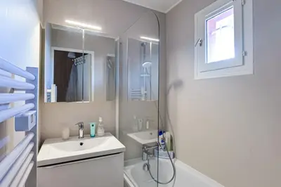 Salle de bains dans l'établissement Le Cyana