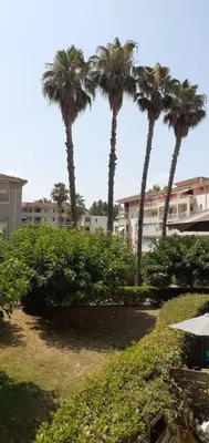 Jardin de l'établissement Le Cyana