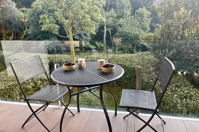 Jardin de l'établissement Oxford 1-bedroom apartment in a new building with pool and parking