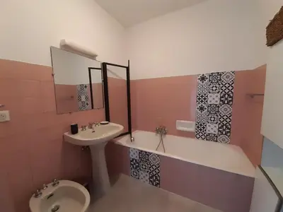 Salle de bains dans l'établissement Le République