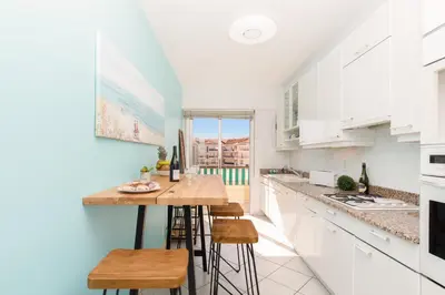 Cuisine ou kitchenette dans l'établissement Elegance