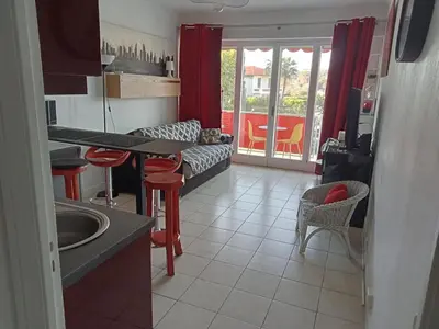 Cuisine ou kitchenette dans l'établissement Studio de l'hippodrome