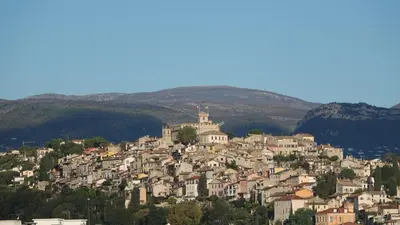 Vue générale sur la montagne ou vue sur la montagne depuis l'appartement