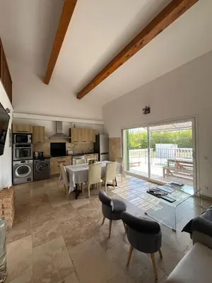Cuisine ou kitchenette dans l'établissement Les Villas du Parc