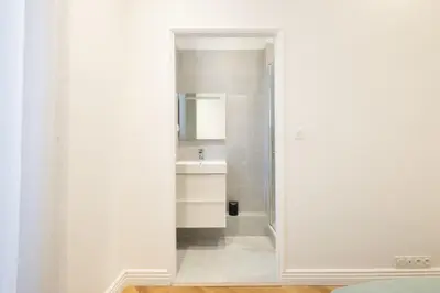 Salle de bains dans l'établissement 3-Br Apartment in the heart of downtown
