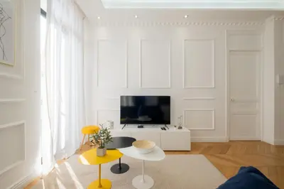 Télévision ou salle de divertissement dans l'établissement 3-Br Apartment in the heart of downtown