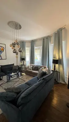 Coin salon dans l'établissement Maison de ville à Cannes à 450 mètres de la Croisette