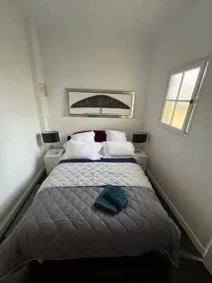 Un ou plusieurs lits dans un hébergement de l'établissement Maison de ville à Cannes à 450 mètres de la Croisette