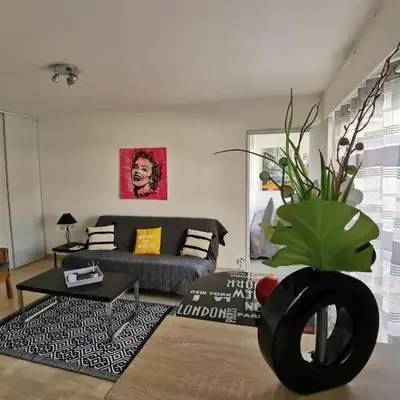 Grand studio de 33m² à 300m des plages