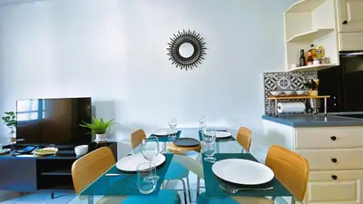 Cuisine ou kitchenette dans l'établissement St Roch 1 Magnifique 2 pièces proche Centre Gare Port