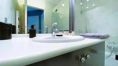 Salle de bains dans l'établissement St Roch 1 Magnifique 2 pièces proche Centre Gare Port