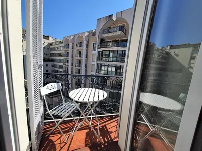 Balcon ou terrasse dans l'établissement Carré d'or Duplex, by Welcome to Cannes