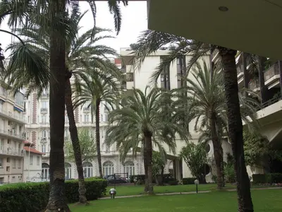 Jardin de l'établissement jardins croisette PRES CROISETTE