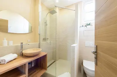 Salle de bains dans l'établissement Cozy apartment Juan-Les-Pins - 300m Beach