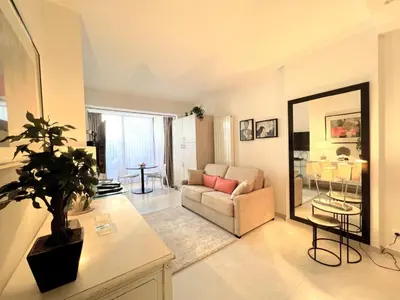 Coin salon dans l'établissement Marema appartement, by Welcome to Cannes