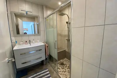 Salle de bains dans l'établissement 2 rooms facing south 300m from the Croisette LIVE IN LE BOSQUET