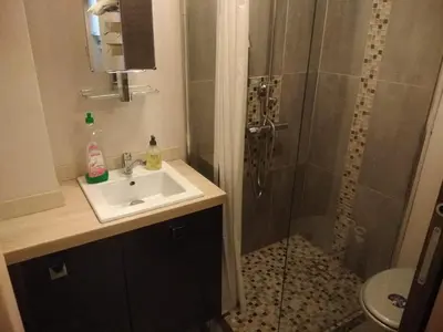 Salle de bains dans l'établissement Studette Cannes centre