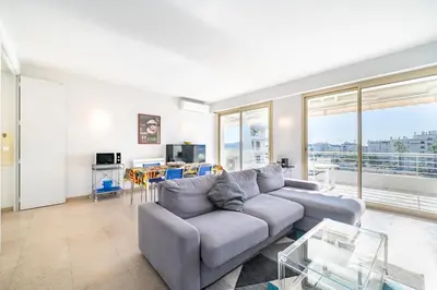Coin salon dans l'établissement Palm beach- Free Wifi- Parking- Sea View