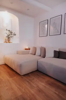 Coin salon dans l'établissement Perfect family-oriented and recently renovated townhouse in the old Antibes