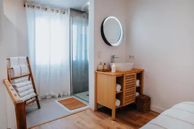 Un ou plusieurs lits dans un hébergement de l'établissement Perfect family-oriented and recently renovated townhouse in the old Antibes