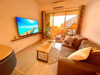 Télévision ou salle de divertissement dans l'établissement Cocon bohème