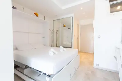 Salle de bains dans l'établissement Florida 35m studio with sea views close to the Croisette