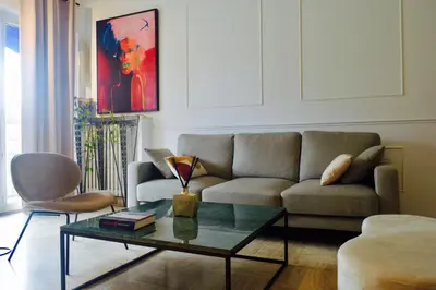 Coin salon dans l'établissement Elegant & Luminous 2-BR - Antibes City Center