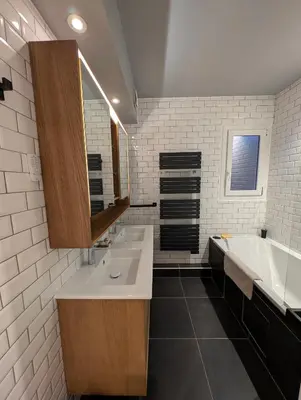 Salle de bains dans l'établissement CHESTER Riviera Escape - Appartement calme, terrasse & clim proche Croisette et centre