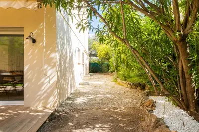 Jardin de l'établissement SERRENDY COUP DE COEUR ! 3p avec jacuzzi à pieds de la Croisette !