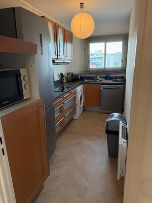 Cuisine ou kitchenette dans l'établissement Modern 60m2 apartment with 2 balconies, at 50 meters from sea