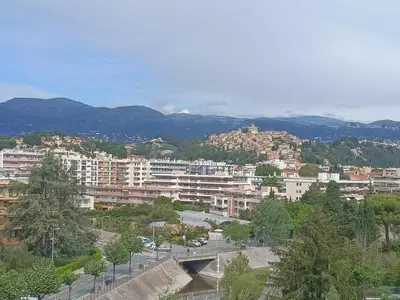 Vue générale sur la montagne ou vue sur la montagne depuis l'appartement