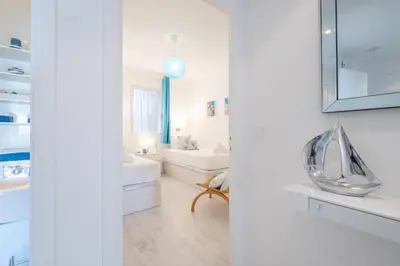 Salle de bains dans l'établissement RARE ! Superbe 3 pièces avec jardin face à la mer