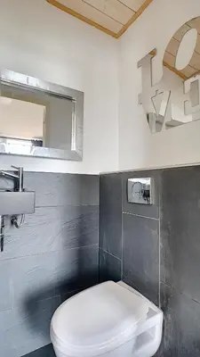 Salle de bains dans l'établissement Superbe appartement vue dégagée sur des jardins