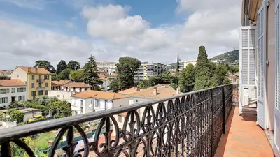 Vue générale sur la montagne ou vue sur la montagne depuis l'appartement