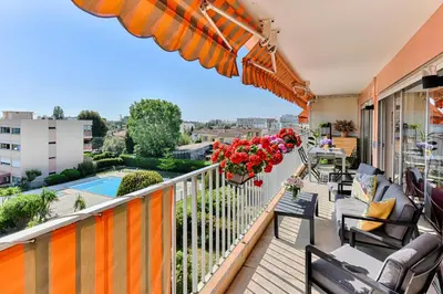 Balcon ou terrasse dans l'établissement Happyfew Les Oliviers Antibes