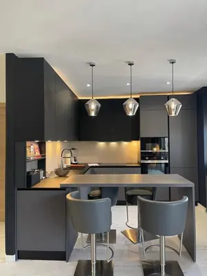 Cuisine ou kitchenette dans l'établissement Deux pièces spacieux Place de Gaulle centre-ville d'Antibes avec extérieur