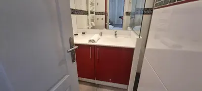 Salle de bains dans l'établissement Cannes Hoche Apartment