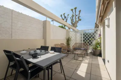 Balcon ou terrasse dans l'établissement Idéal famille Appartement tout confort dans résidence avec piscine !