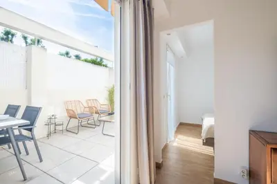 Coin salon dans l'établissement Idéal famille Appartement tout confort dans résidence avec piscine !