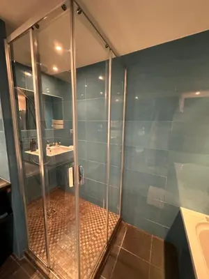 Salle de bains dans l'établissement Appt lumineux et spacieux au cœur de Cannes